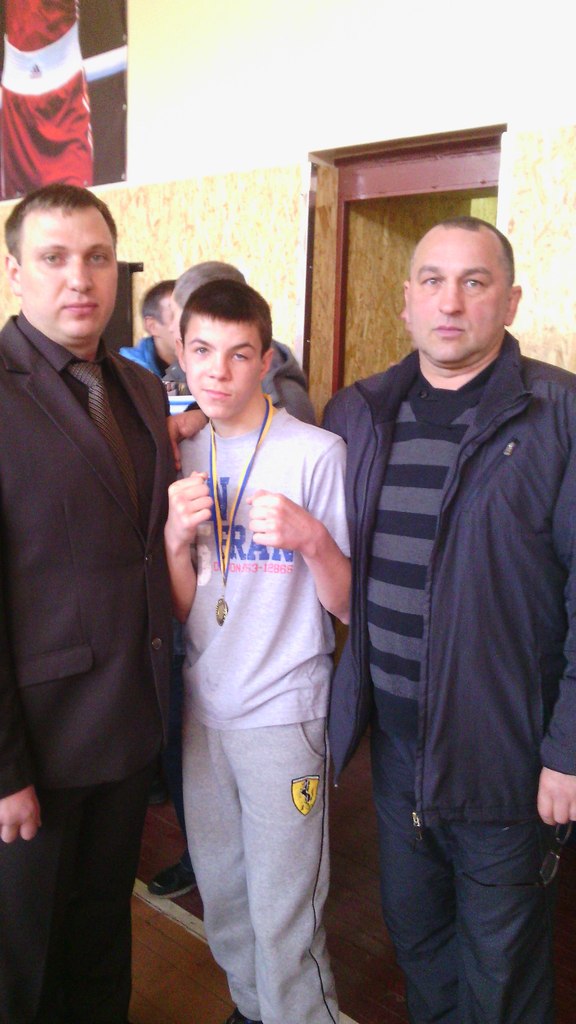 Кунцер с тренером Шешуревым и президентом городской федерации бокса Саусем