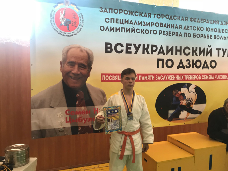 Лисаченко бронзовий призер