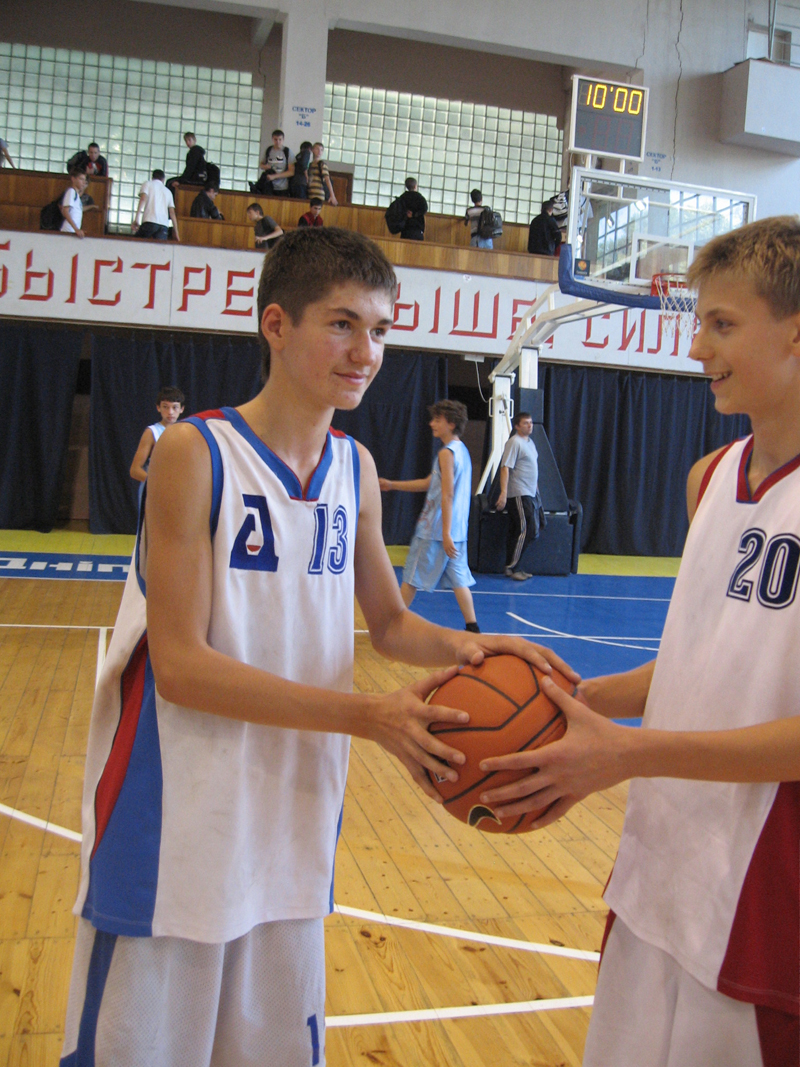 Днепродзержинские баскетболисты Азизов и Гончар лучшие снайперы конкурса в рамках Кубка федерации города