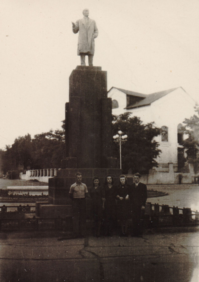 104 Памятник Леніна