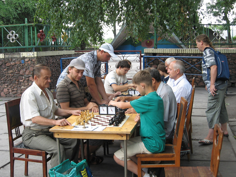 В День шахів в парку відбувся турнір 20 липня 2011