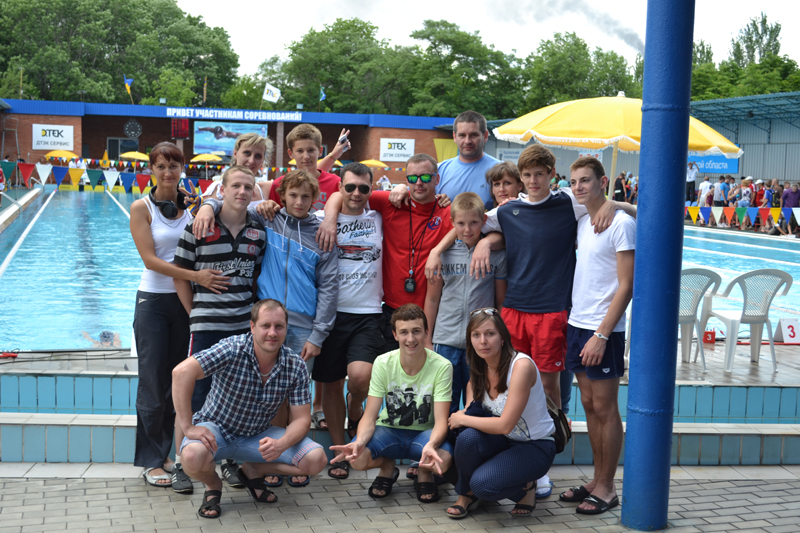 Команда плавців міста в Курахово 19 червня 2013