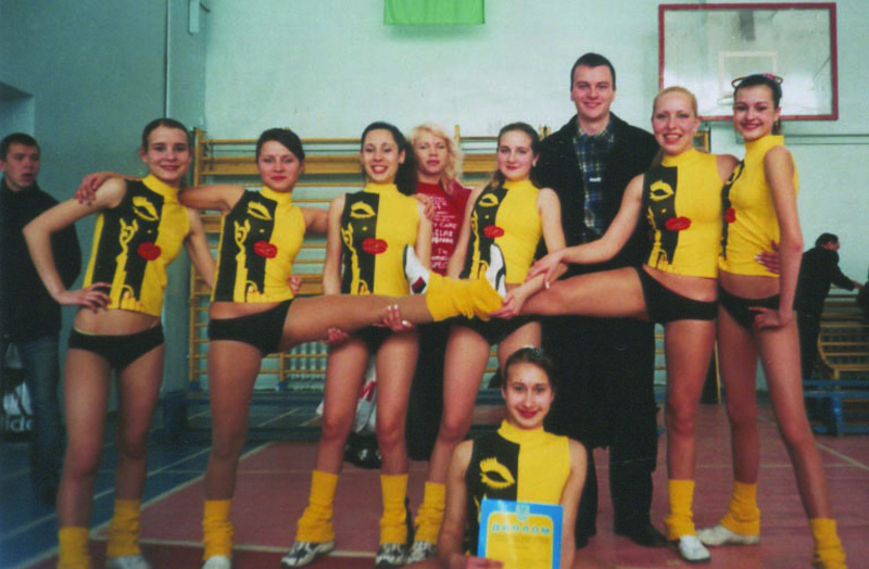 Чемпіони області з ритмічної гімнастики з Дніпродзержинського індустріалдьного технікуму 3 квітня 2006
